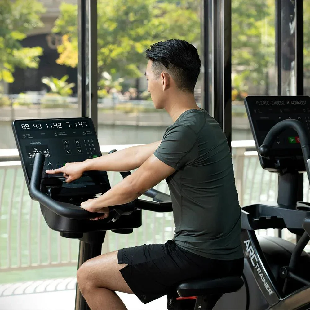 Life Fitness Club Series+ Upright Lifecycle Bike - Image 4