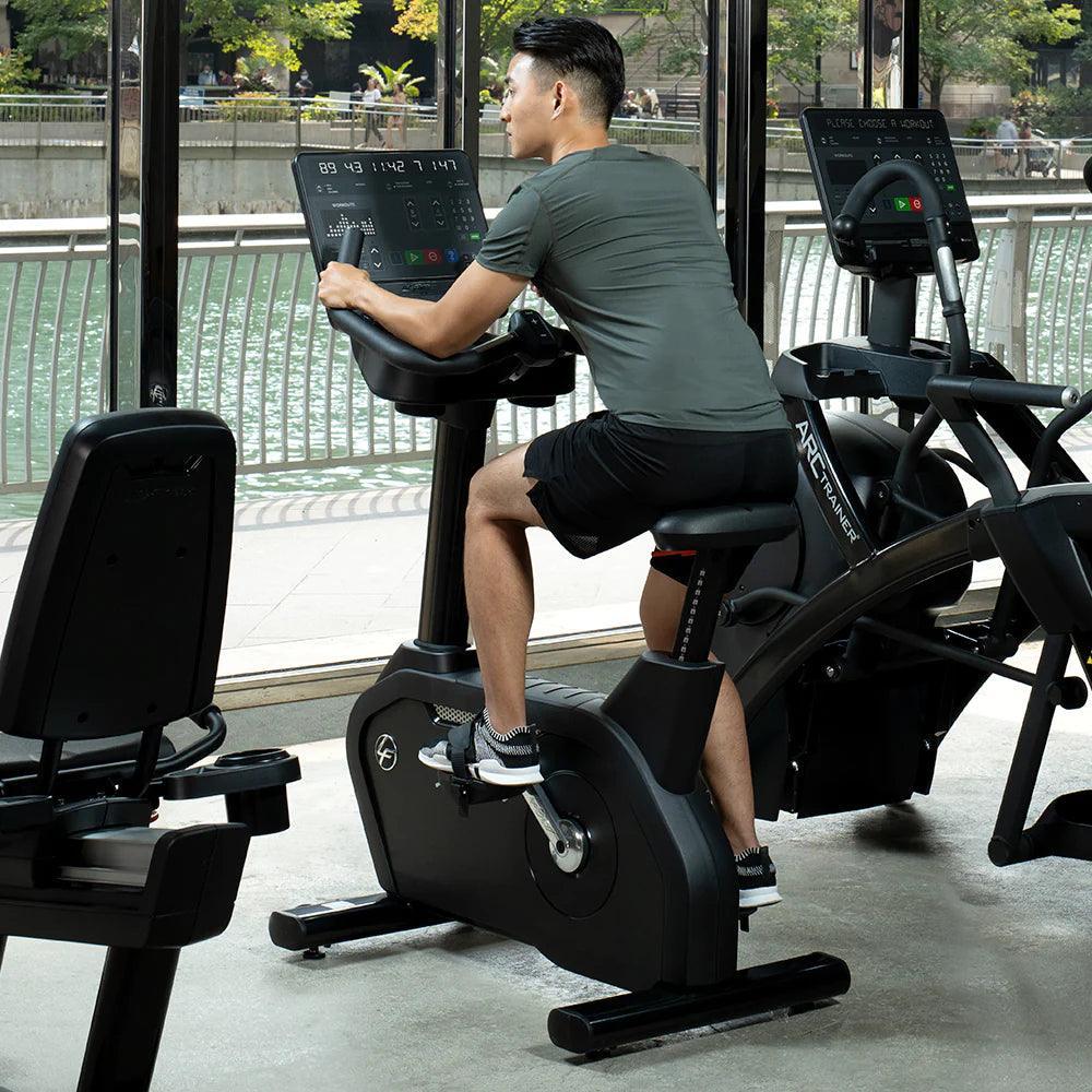 Life Fitness Club Series+ Upright Lifecycle Bike - Image 5