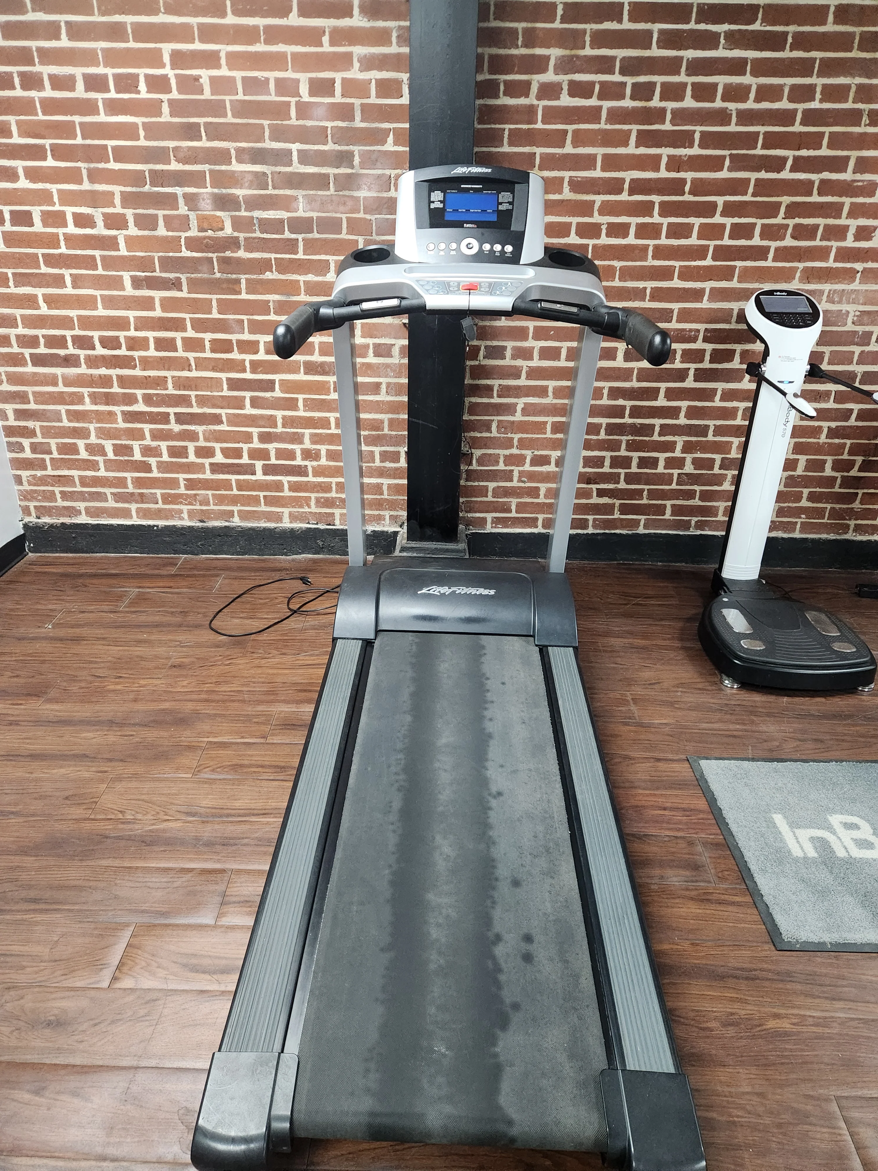 Pre-Owned Life Fitness F3 Folding Treadmill - Image 3