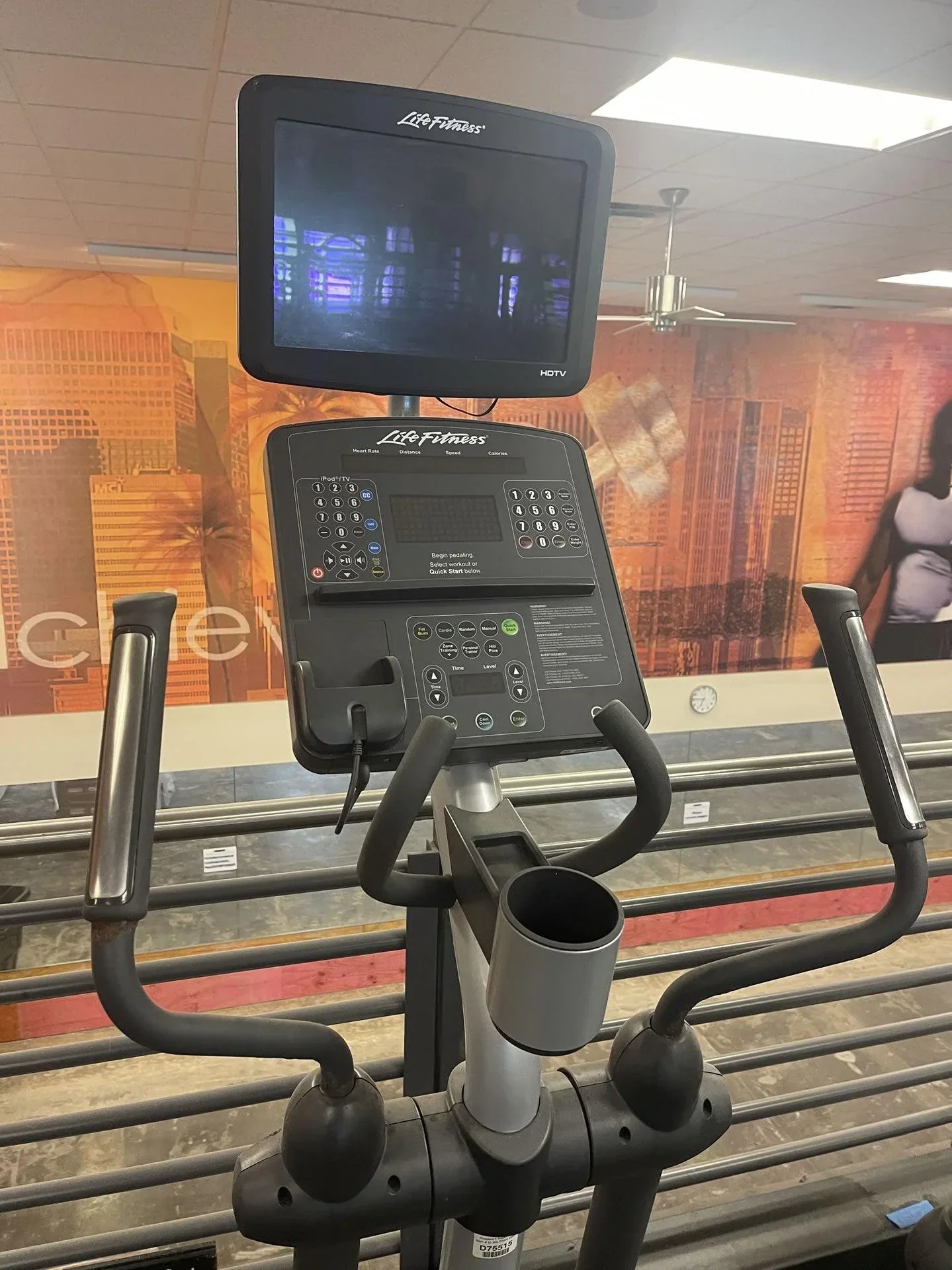 Pre-Owned Life Fitness CLSX Integrity Series Elliptical - Image 4