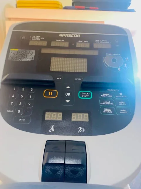 Pre-Owned Precor AMT 835 Elliptical w/ P30 Console - Image 3