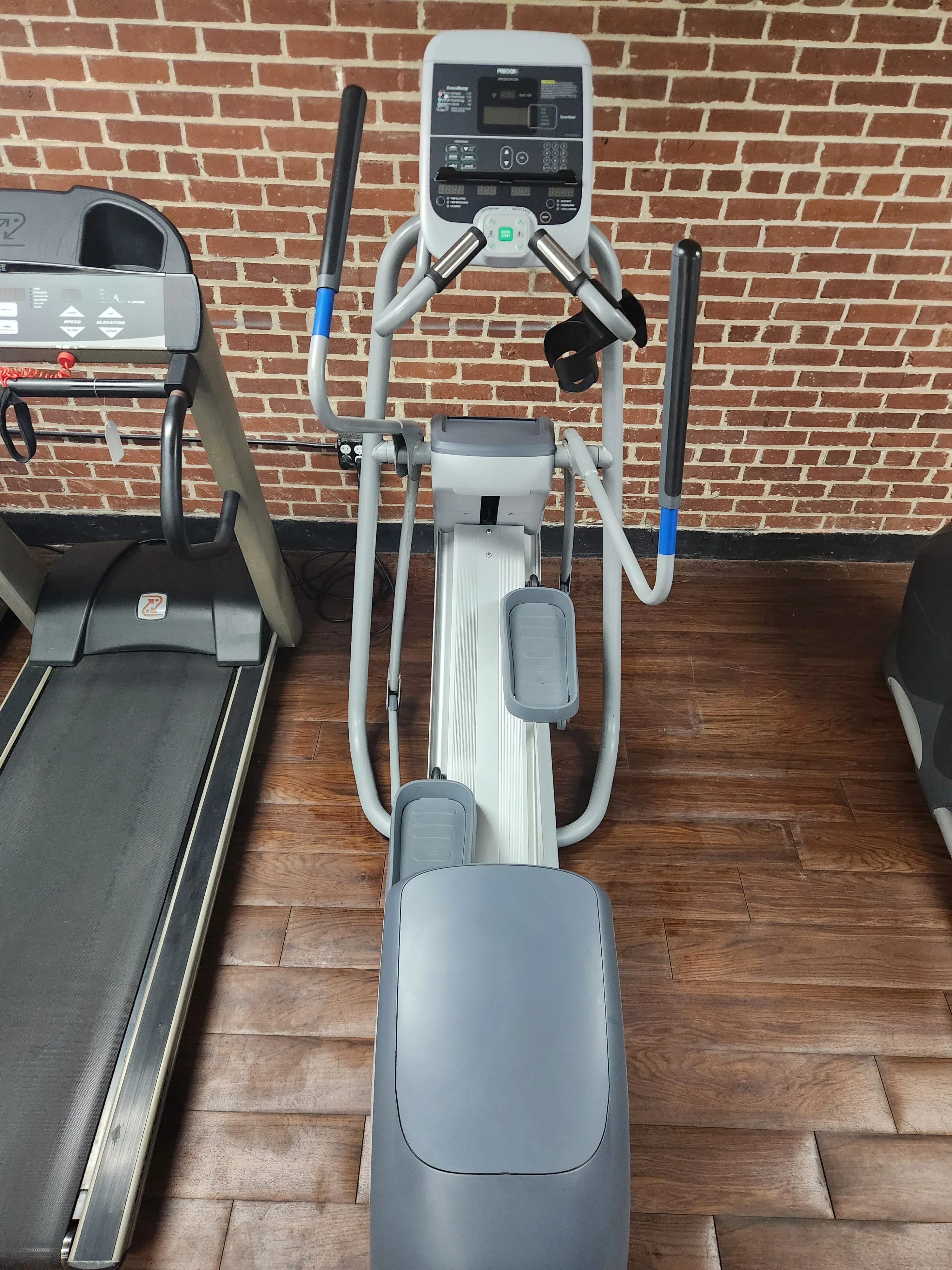 Pre-Owned Precor EFX 536i Elliptical - Image 3