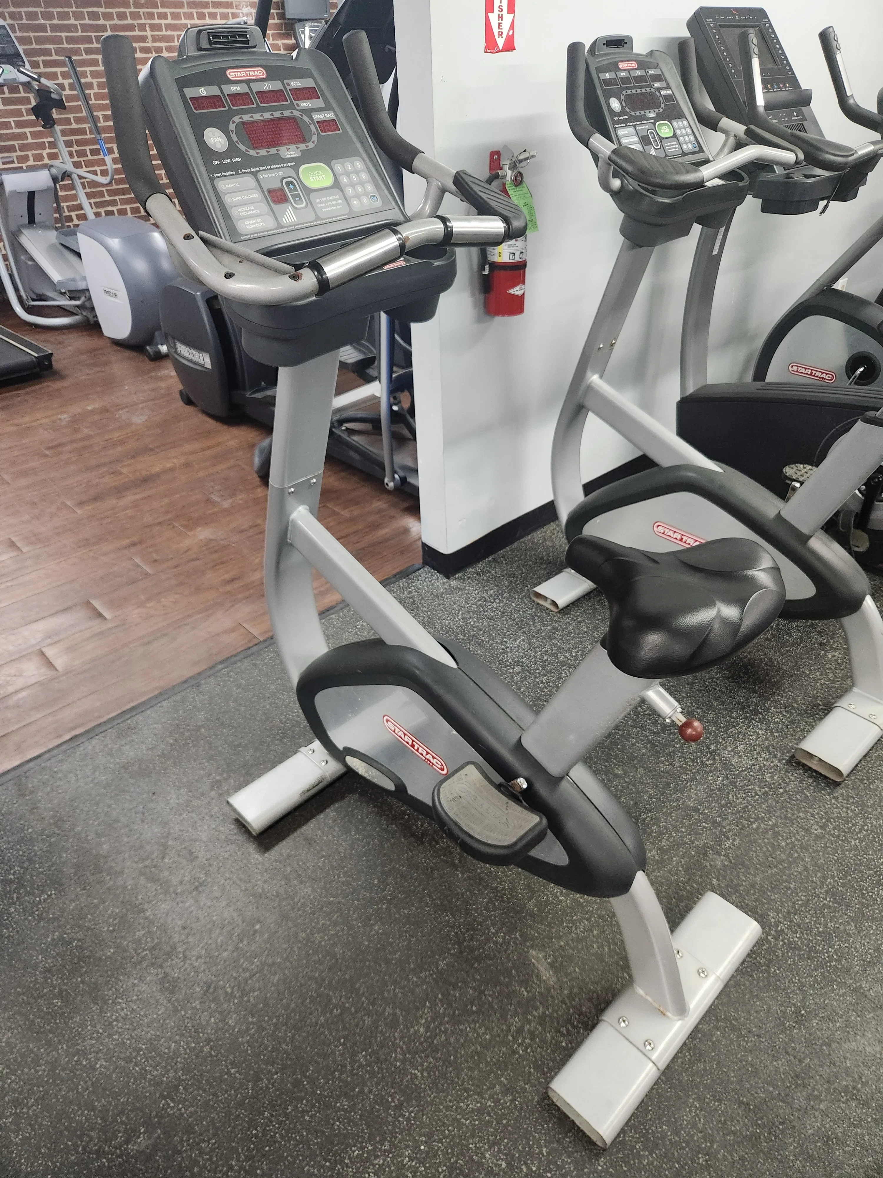 Pre-Owned Star Trac S-UBX Upright Bike w/ heart rate monitor - Image 2
