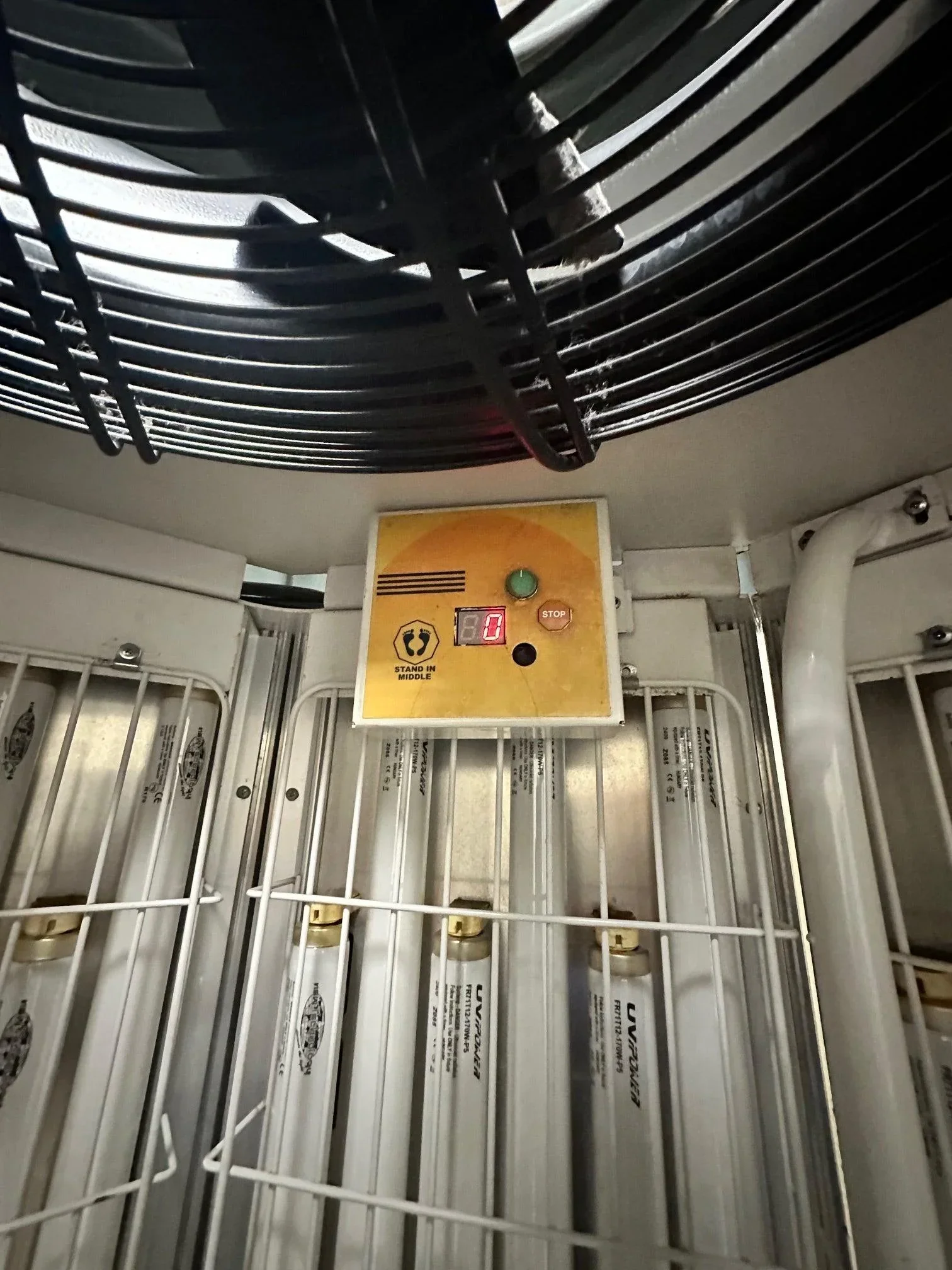Pre-Owned SunDome 548V Tanning Booth - Image 3