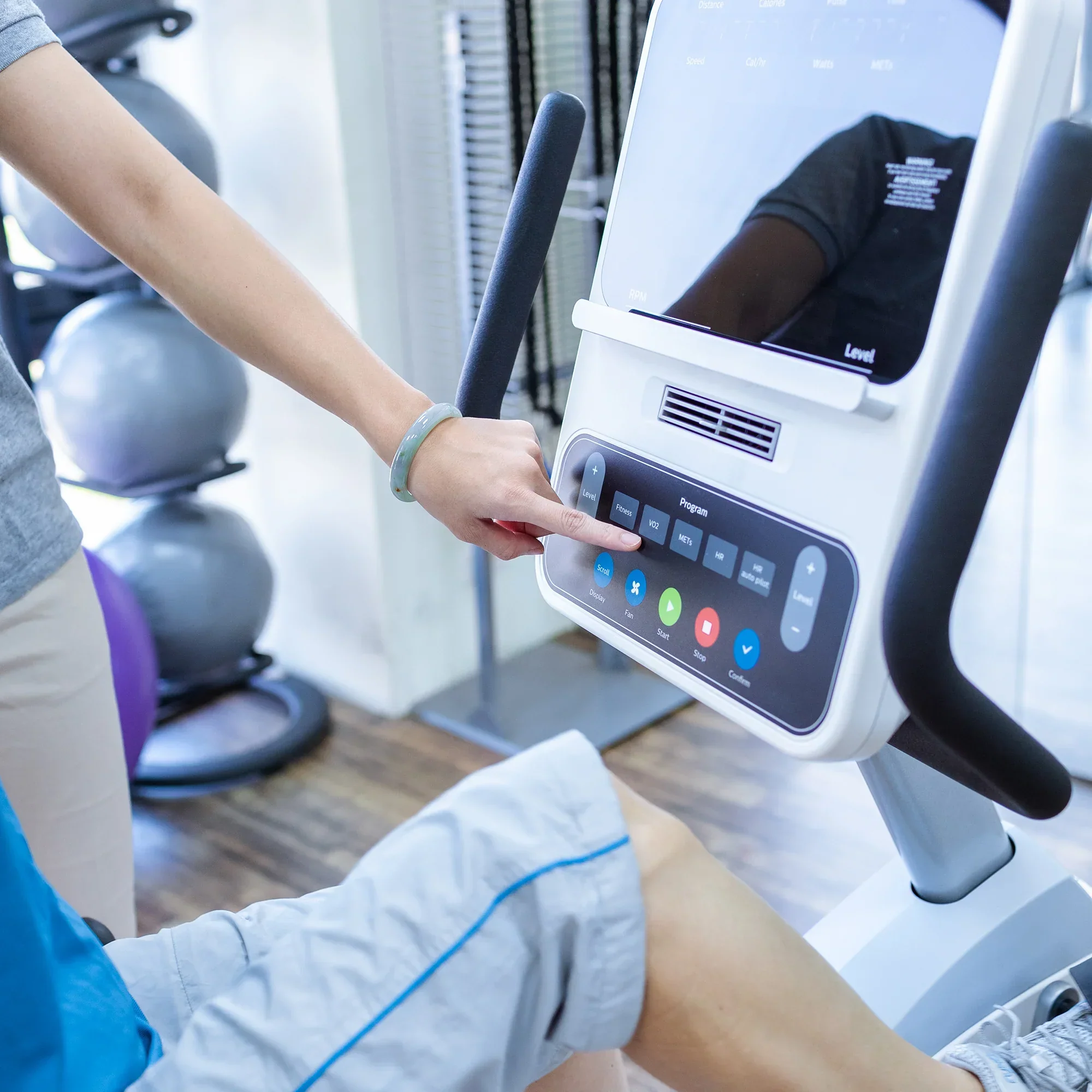 Spirit Fitness Rehab 4.0R Recumbent Bike - Image 10