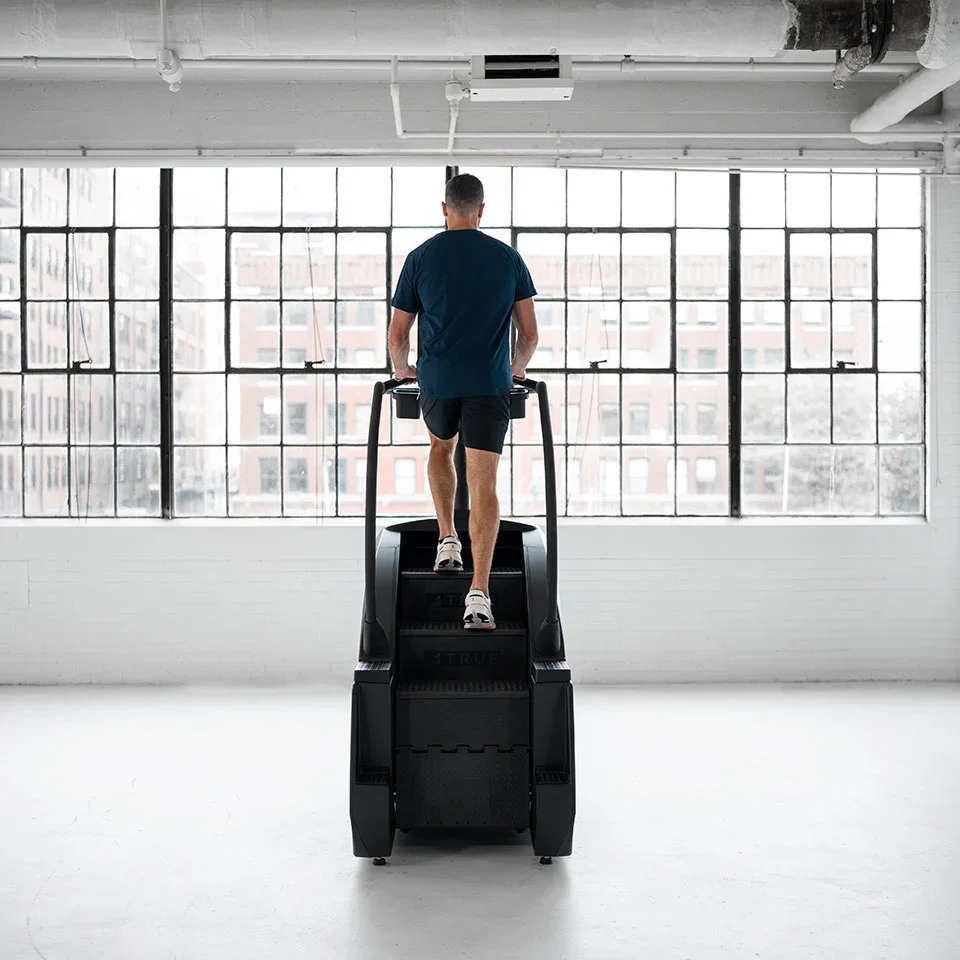 True Fitness Vapor Series Palisade Climber - Image 9